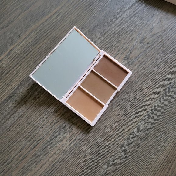 Basic Beauty Bronzy AF Bronzer Palette - 3 Shades - New in Box - Picture 4 of 4